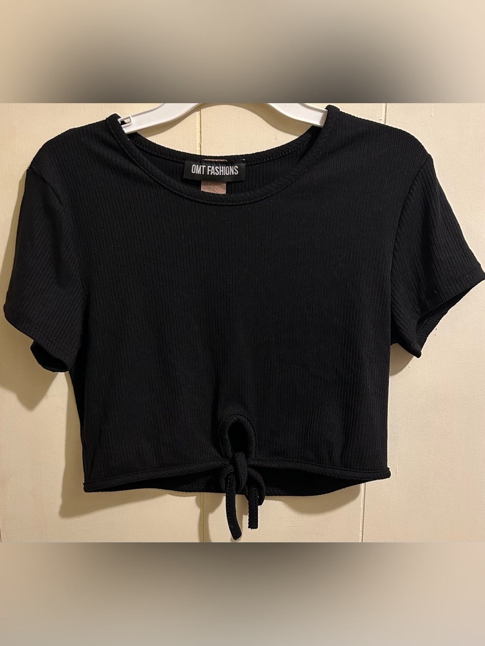 Women's Black Ribbed Short Sleeve Crop Top - Small - OMT Fashions